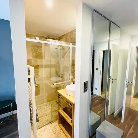 Spacious Two Bedrooms W Parking&balcony Luxemburg