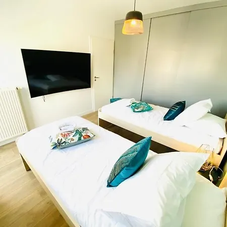 Apartment Spacious Two Bedrooms W Parking&balcony *
