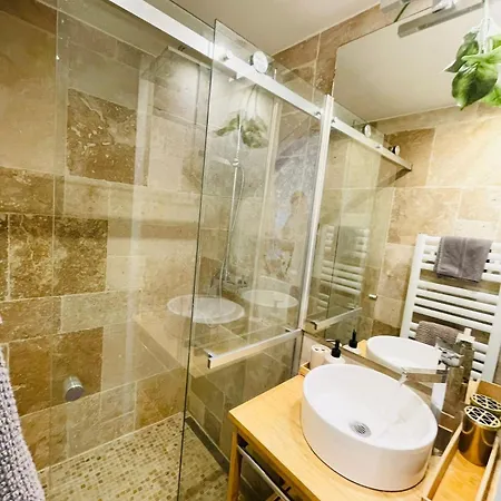 Spacious Two Bedrooms W Parking&balcony Luxembourg