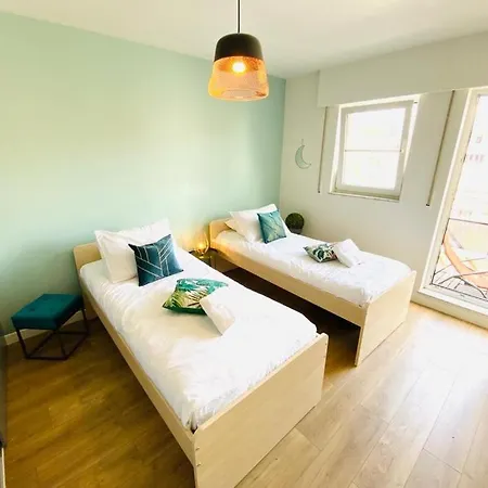 Spacious Two Bedrooms W Parking&balcony