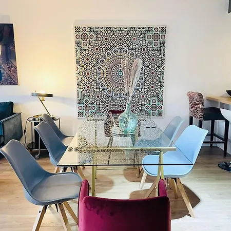 Spacious Two Bedrooms W Parking&balcony Apartamento